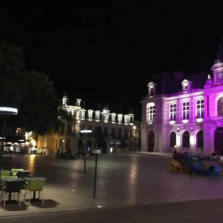 Le Square : Appartement Climatise En Centre Ville Поатие Екстериор снимка